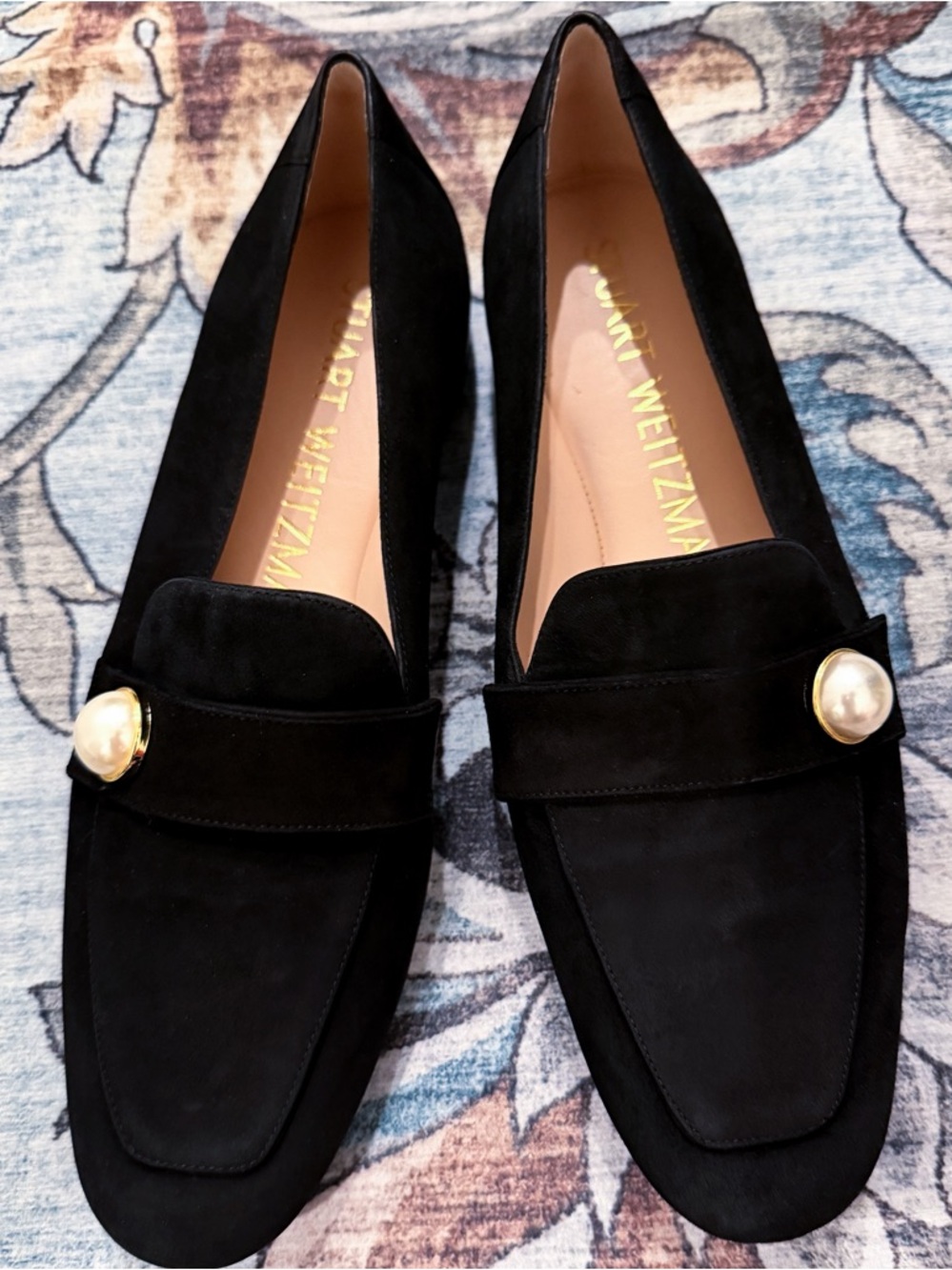 New! Suede Leather Stuart Weitzman Soft Black Pearl &Gold Loafers smoke/pet free - Picture 2 of 2